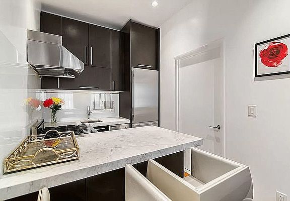 3rd image of 234 W 20th St APT 1A