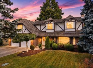 4237 Candlewood Dr, Richmond, BC V7C 4V9