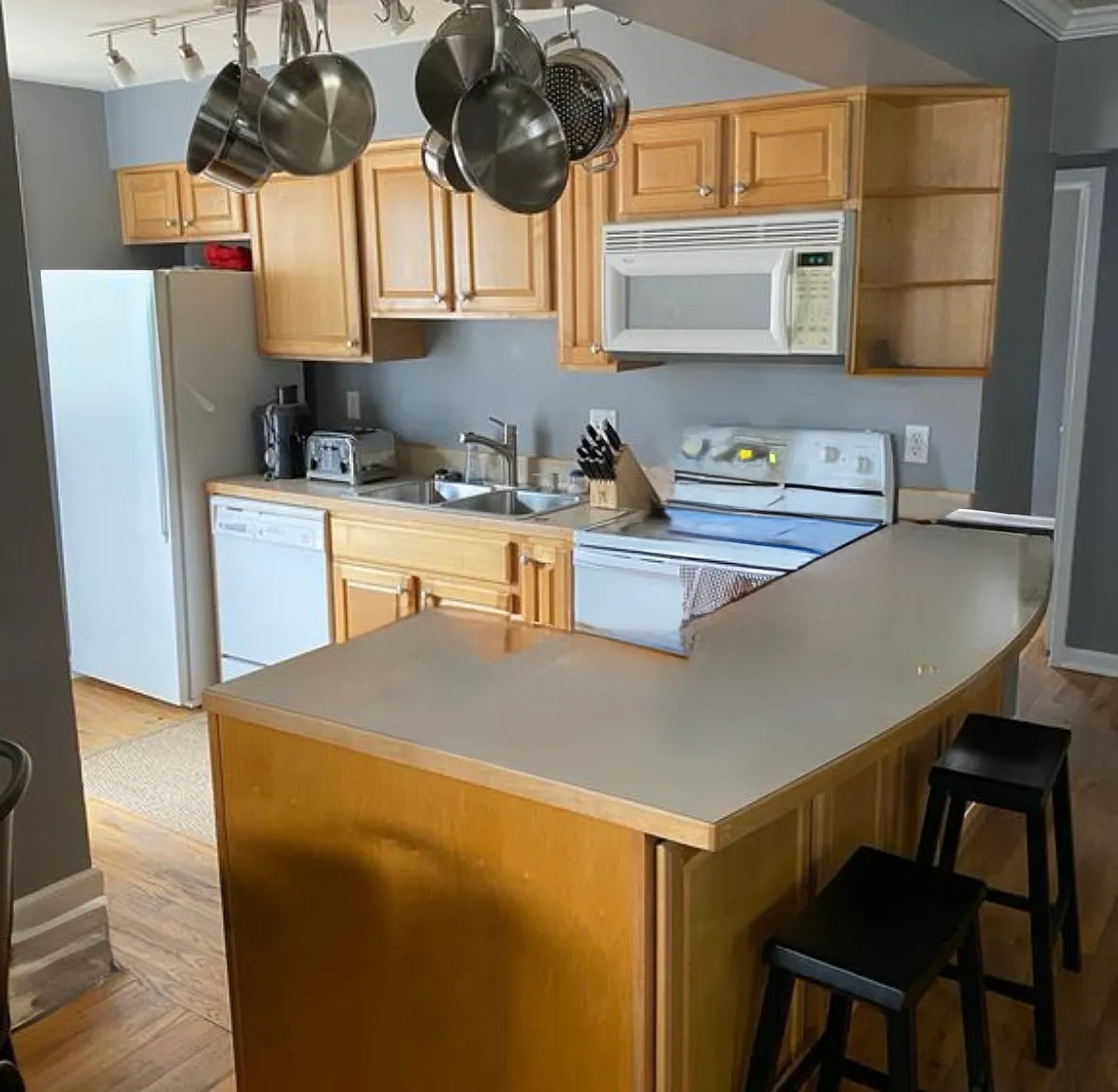 1219 Locust St — Photo 2