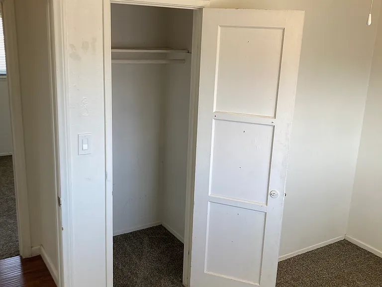 1002 E Navajo St — Photo 5