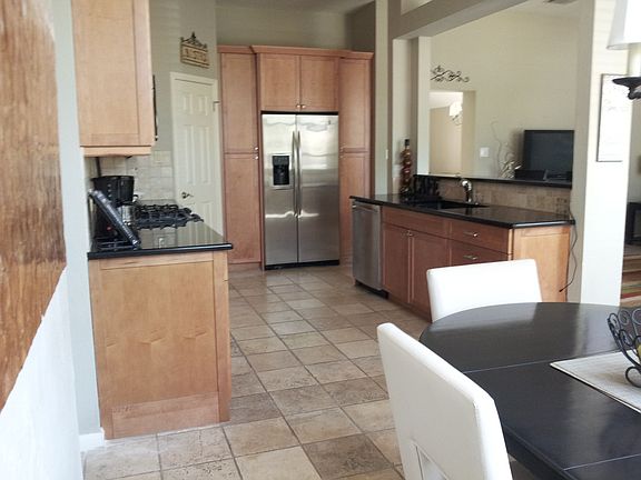 4th image of 407 N Mount Rushmore Dr