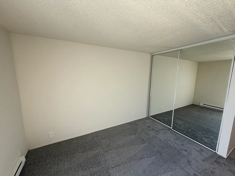 Otis Terrace Apartments — Photo 22