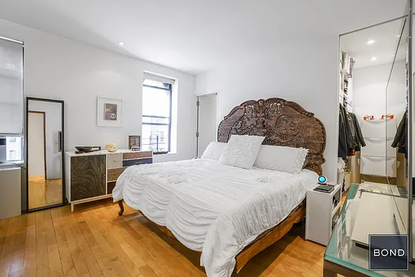 Rented by Bond New York | media 5