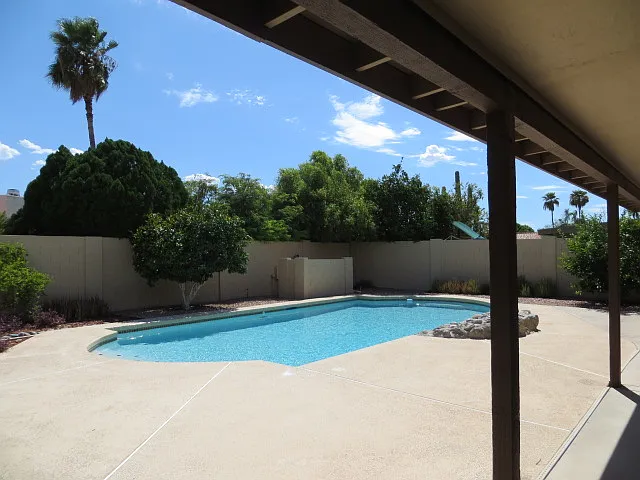 5527 E Enrose St — Photo 2