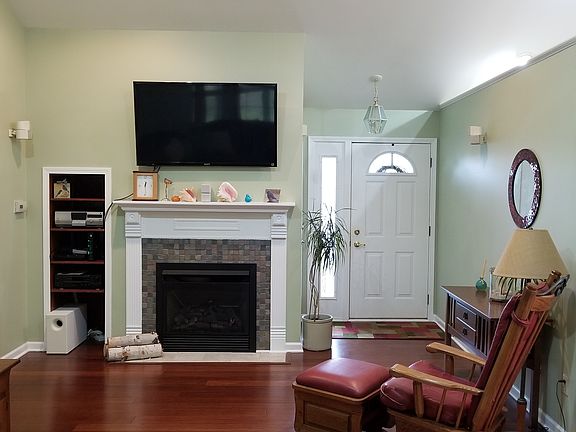2nd image of 7116 Glen Oak Dr