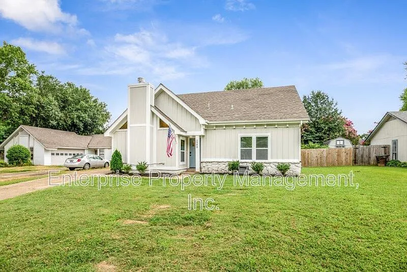 3 bed, 2.0 bath, 1520 sqft, $2,595 — Photo 4