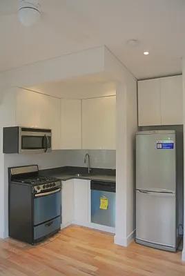 Rented by Veracity NYC LLC | media 39