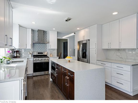 3rd image of 6110 Andres Ave