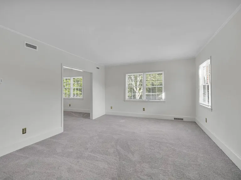 205 Blyth Ave #B — Photo 8