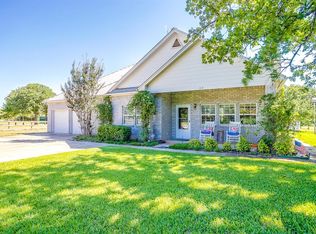 104 Shoreline Cir, Weatherford, TX 76088