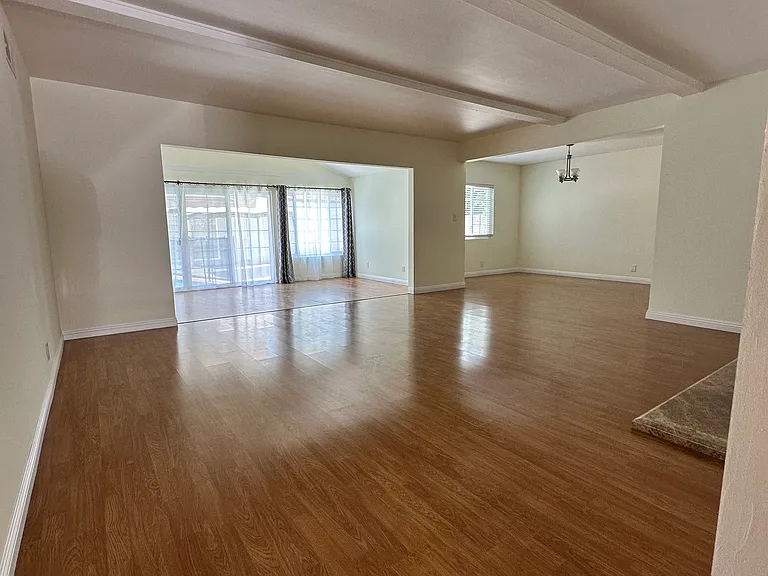14552 Runnymede St — Photo 31