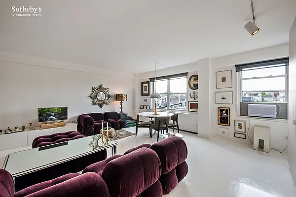 Sold by Sotheby's International Realty | media 2