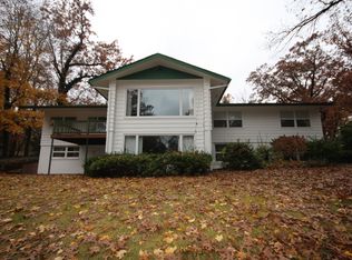 55593 30th St, Paw Paw, MI 49079