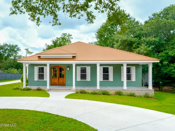 5 Hanging Oak Cir, Gulfport, MS 39507