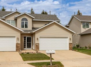 2804 Viola Heights Dr NE, Rochester, MN 55906