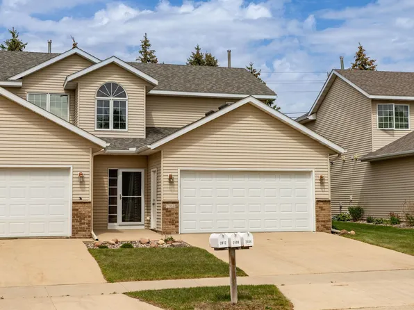 2804 Viola Heights Dr NE, Rochester, MN 55906