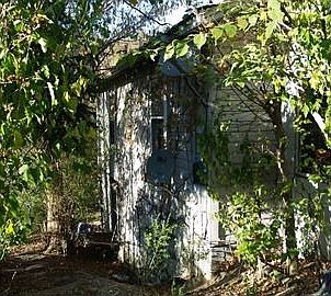 3rd image of 124 Joyce St