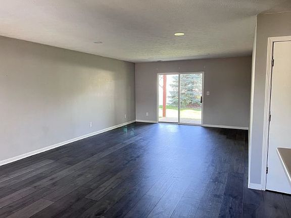 5th image of 5882 Beechwood Dr APT B