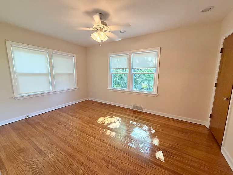 136 E Hazel Dell — Photo 21