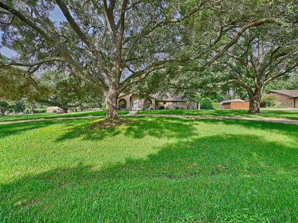 2502 Cheri Ln, Brenham, TX 77833