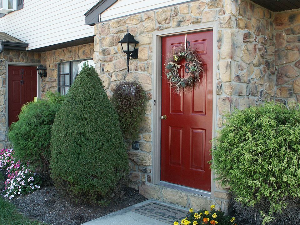 1st image of 214 Magnolia St