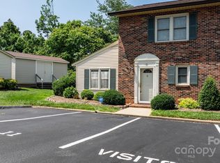 1330 5th St NE APT 11, Hickory, NC 28601