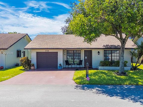 3rd image of 1726 SW 20th Ter
