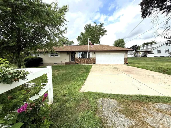 412 W Clark St, North English, IA 52316