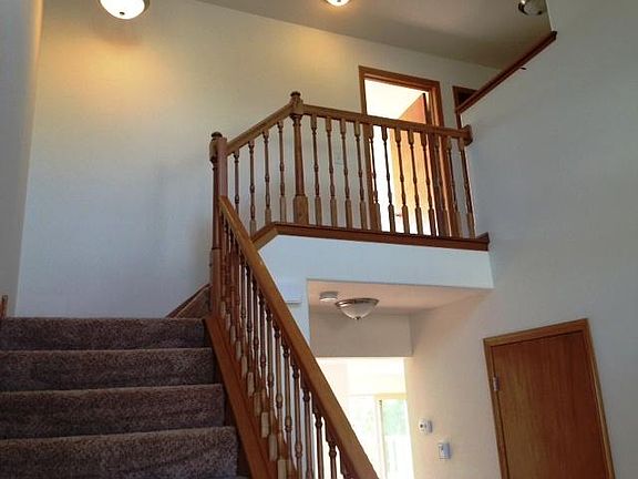 3rd image of 120 Villa Ct