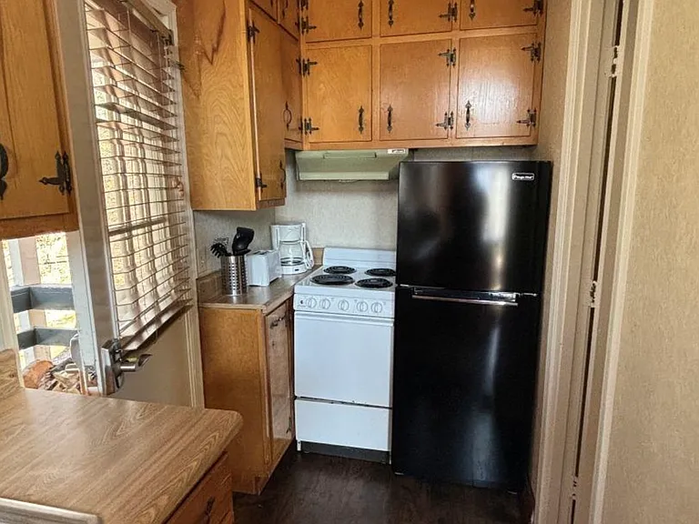 490 Chalet Village Ln — Photo 6