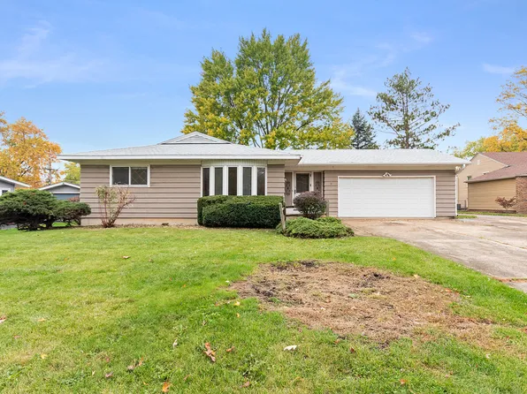 11 Woodcliff Rd, Montgomery, IL 60538