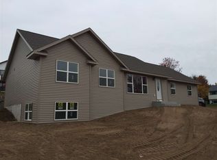 1910 Amanda Dr, Reedsburg, WI 53959