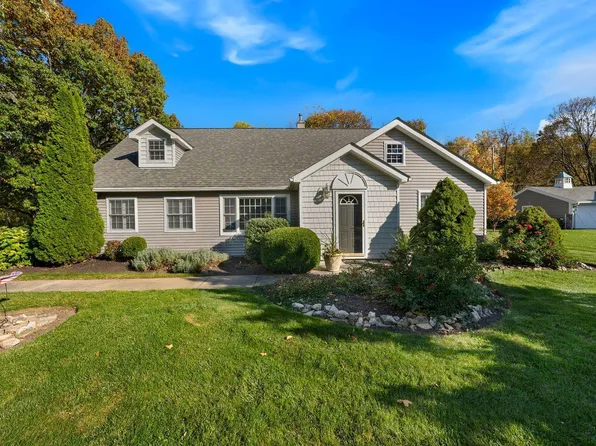 3801 N Stonehenge Rd, Port Clinton, OH 43452