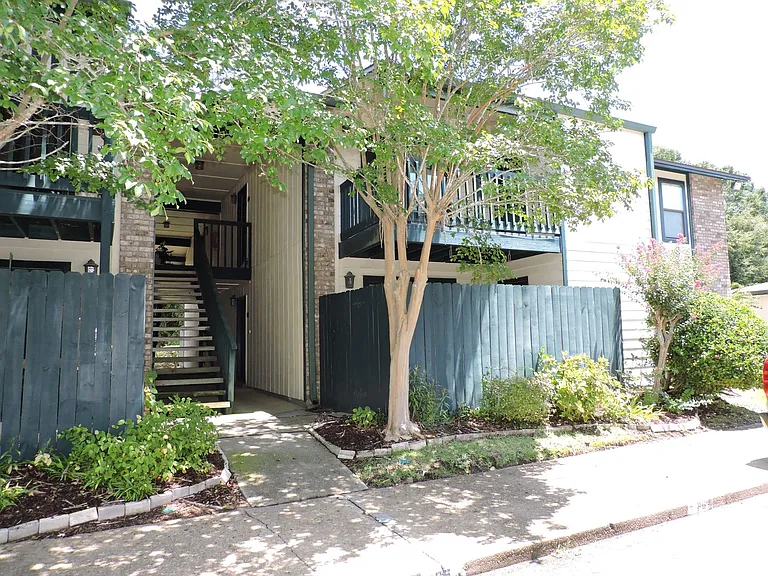 2299 Scenic Highway Cir #2 — Photo 2
