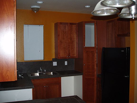 3rd image of 5264 NE 121st Ave