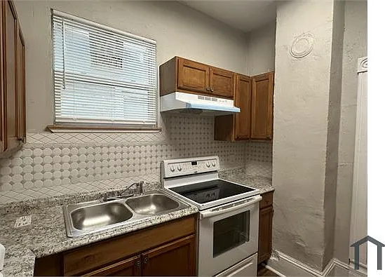 3 bed, 973 sqft, $1,200 — Photo 4