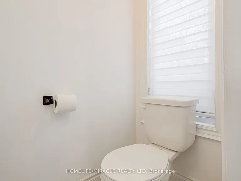 6 Pumpkin Corner Cres — Photo 23