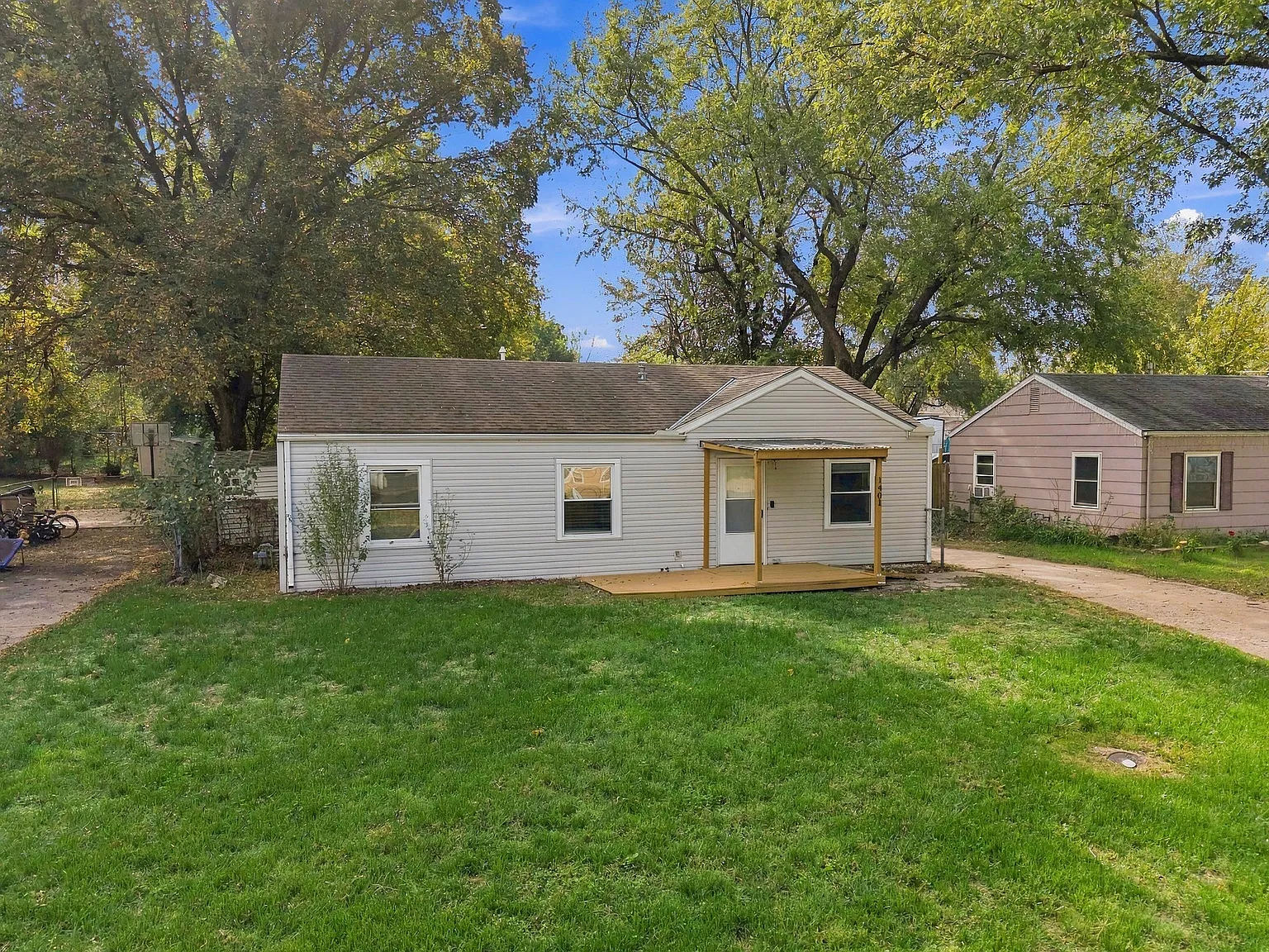 3 bed, 960 sqft, $1,325 — Photo 3