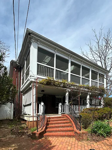 435 3rd St NE Photo 1