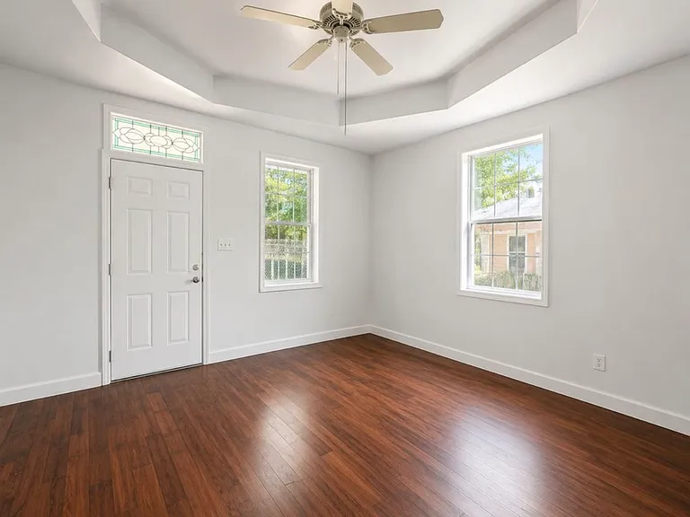621 Porter St — Photo 2