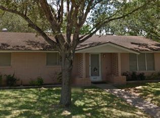 607 Lawrence St, Refugio, TX 78377