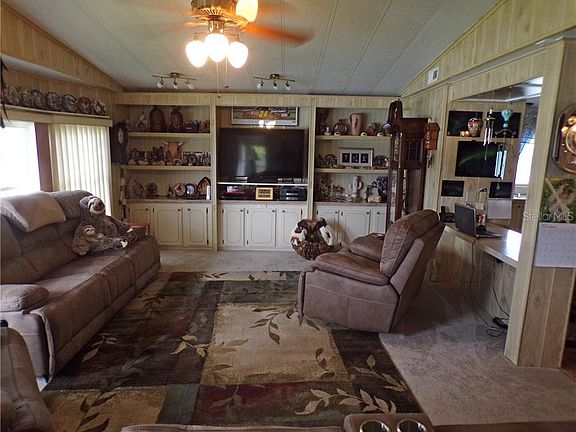 4th image of 2055 Floral Ave #258