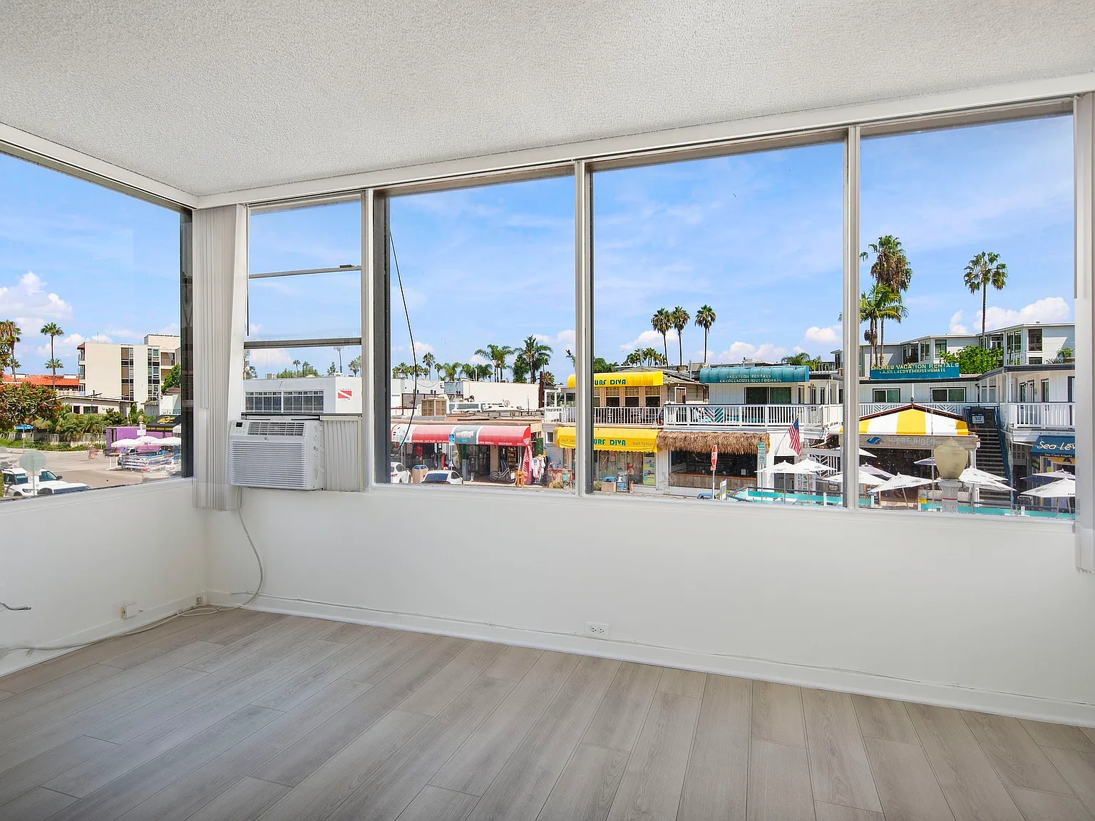 1 bed, 740 sqft, $2,995 — Photo 3