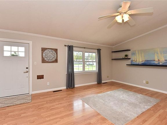 4th image of 283 Willow Ln