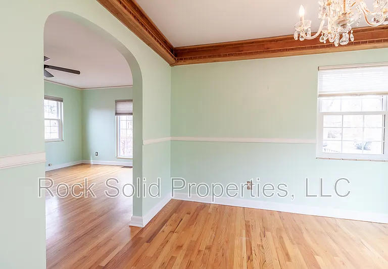 219 W 4th Ave — Photo 17
