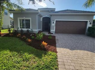 2888 Blossom Ct, Naples, FL 34120