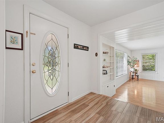 3rd image of 232 Old Ballwin Rd