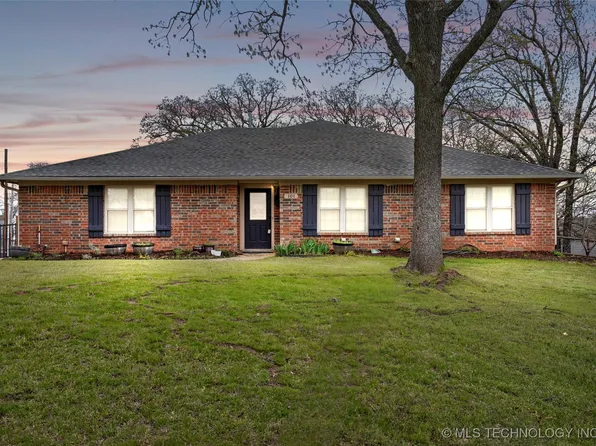 101 Oak Ridge Dr, Sand Springs, OK 74063