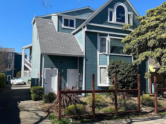 2nd image of 2018 9th St APT B