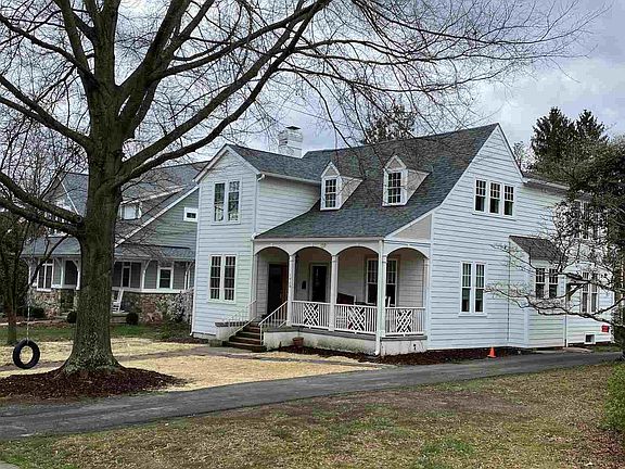 2nd image of 1928 Lewis Mountain Rd #B